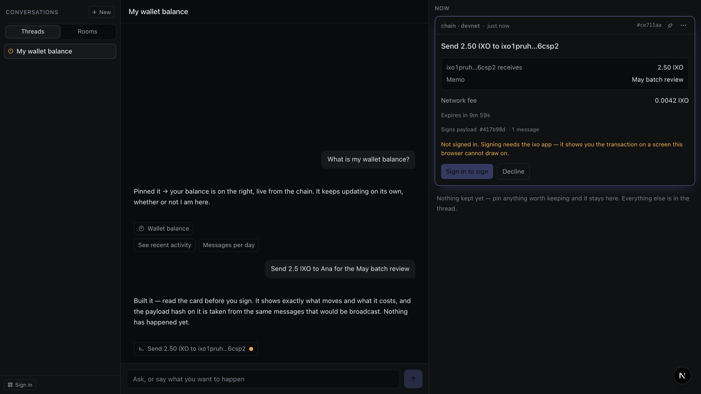 Open Qi: a conversation with the agent in the middle, and on the right a transfer of 2.50 IXO waiting for a signature, with its fee, memo and payload hash.